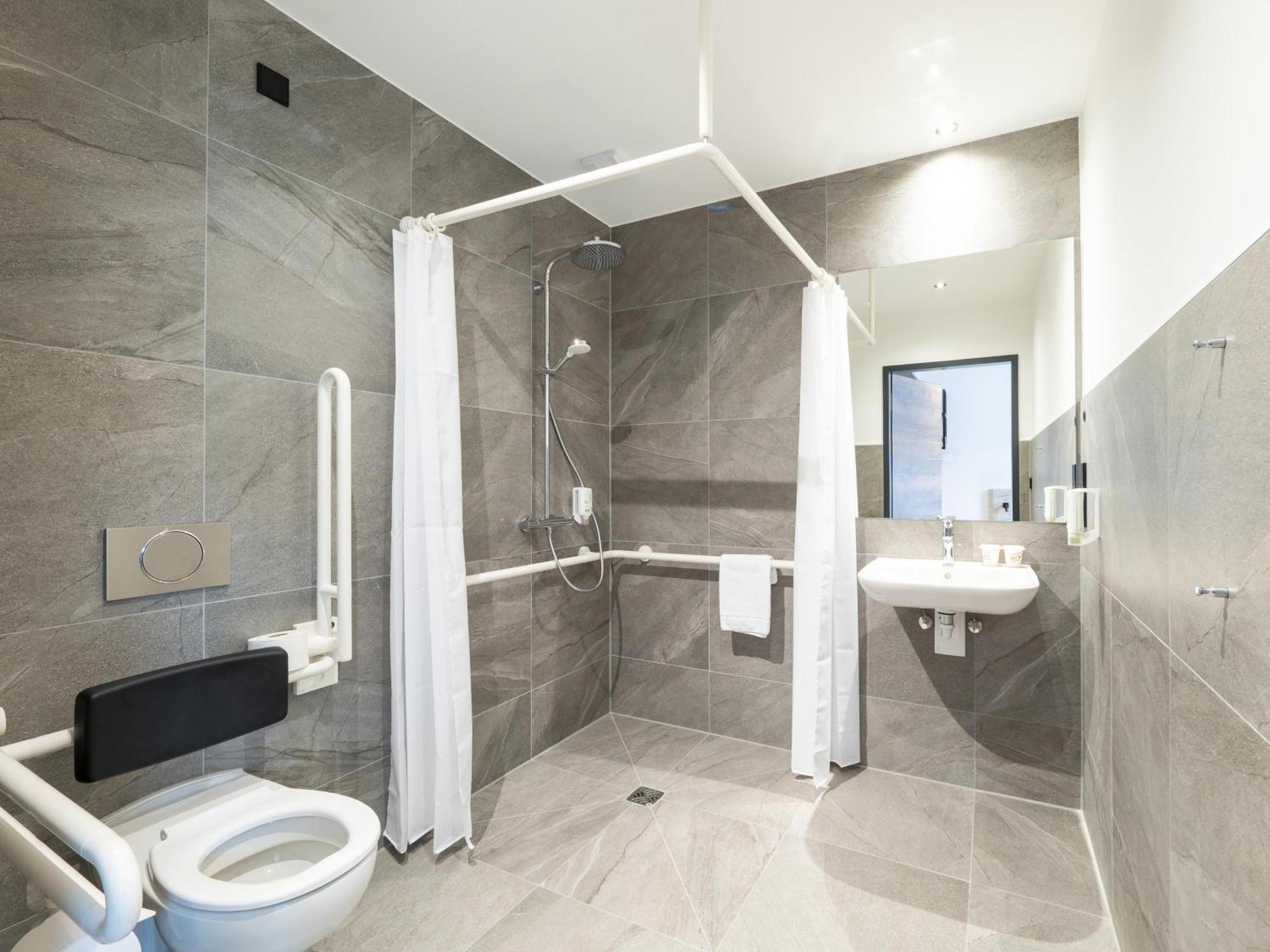 B&B Hotel Albstadt-Hbf エクステリア 写真